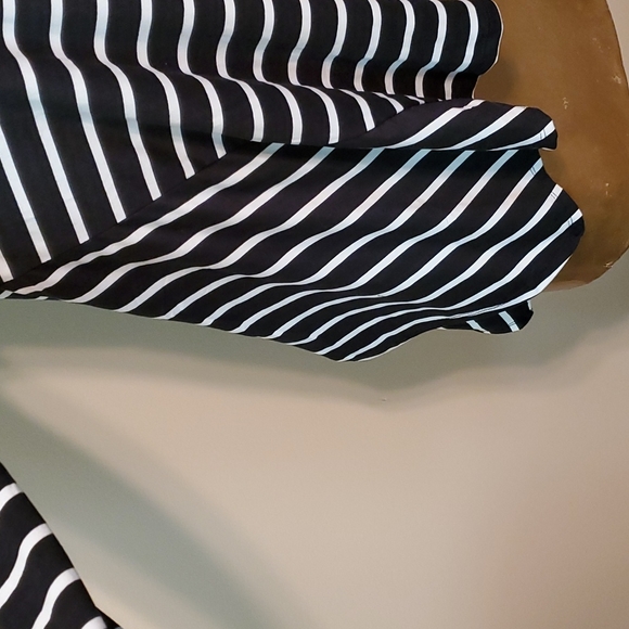 Top - Picture 2 of 6